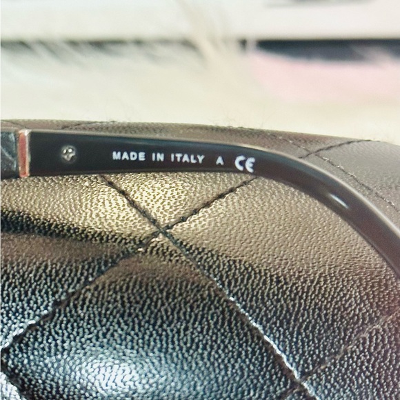 Chanel 4195-Q Aviator Sunglasses with Quilted Lambskin Case - Picture 5 of 10